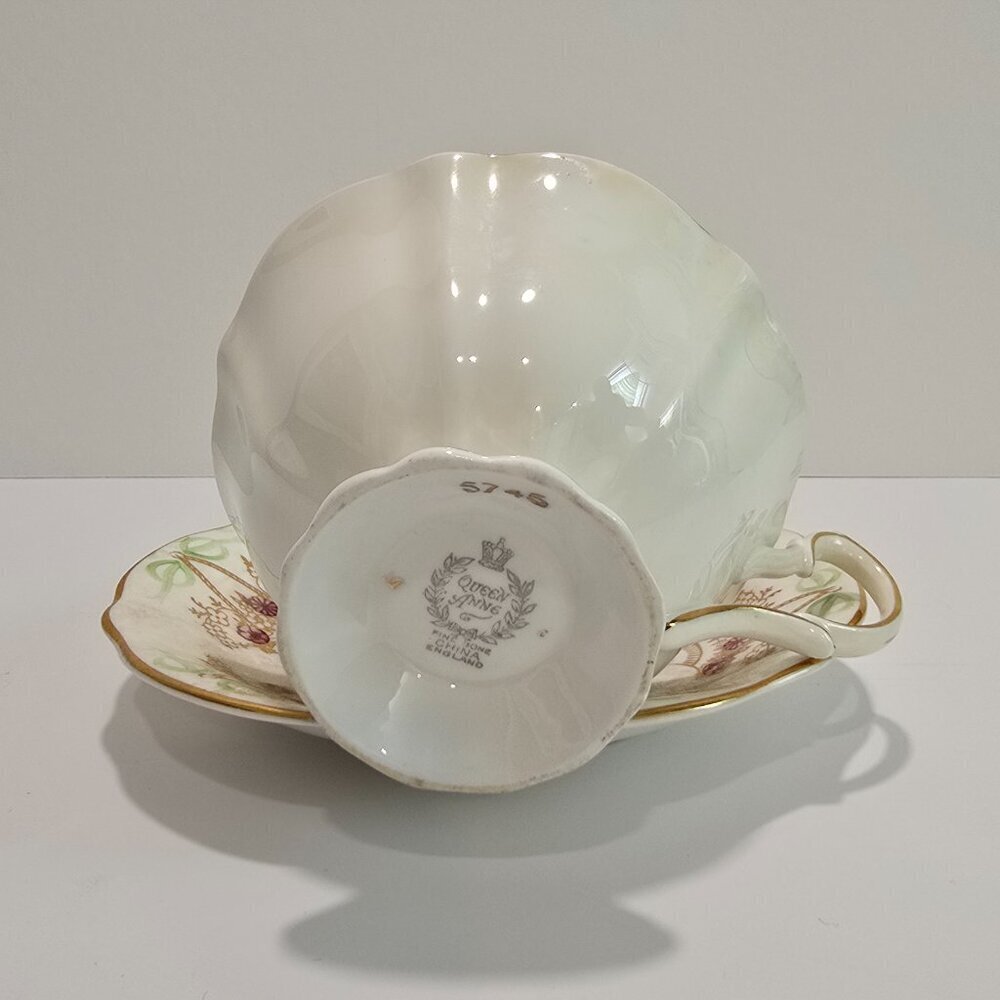 Queen Anne - Fine Bone China, Flower Baskets & Ribbons Vintage Tea Cup & Saucer - Picture 3 of 4